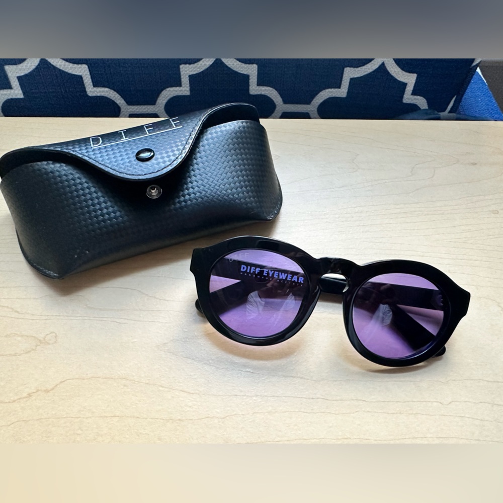 DIFF Eyewear Sunglasses with Purple Lenses